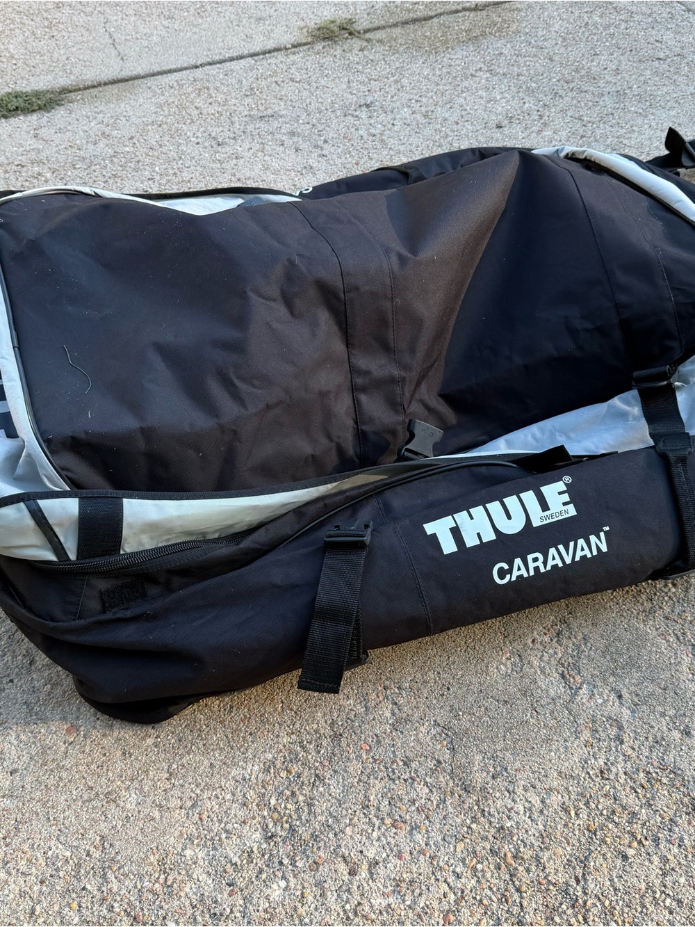 Thule Caravan Black Rooftop Bag
